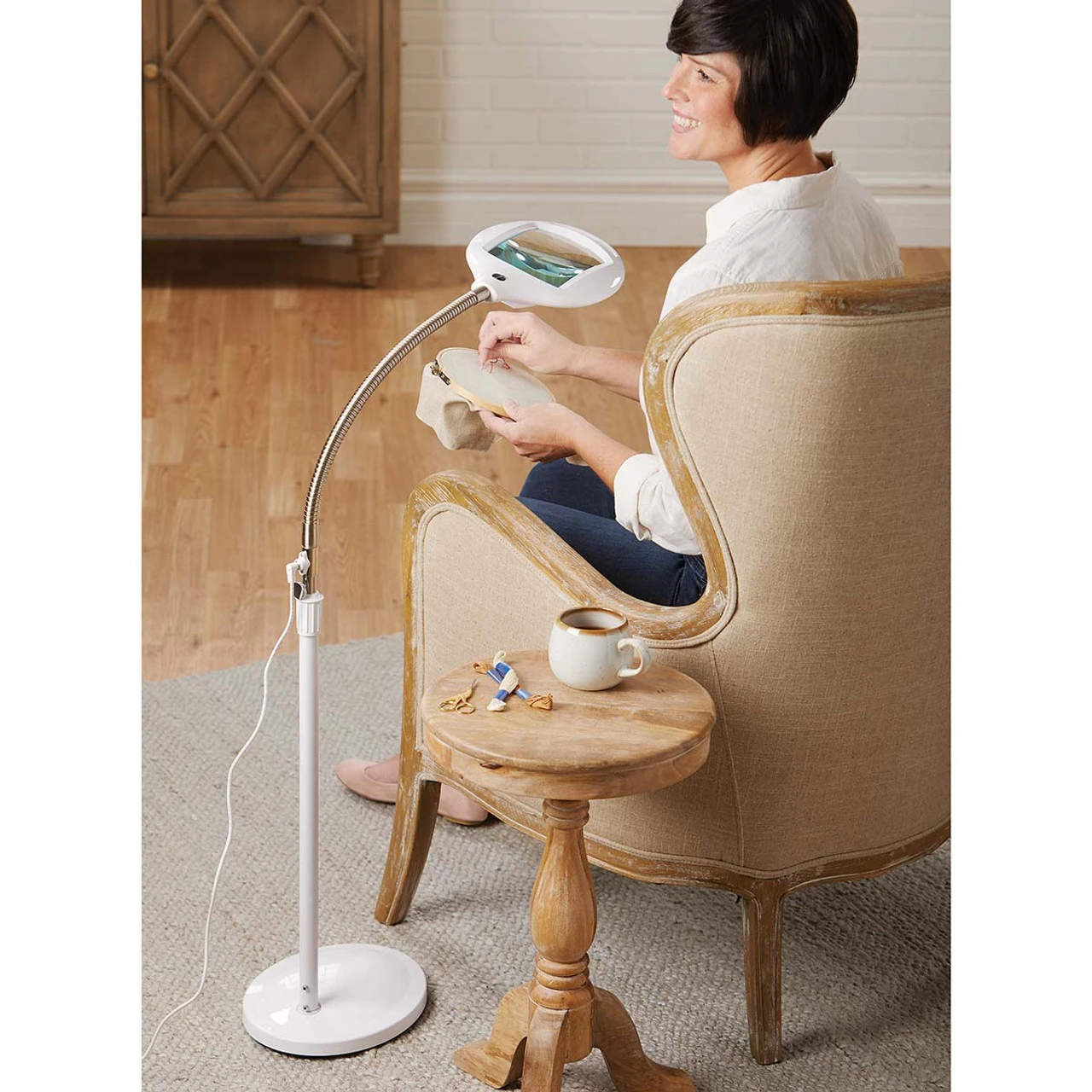 Herrschners LED Standing Lamp Magnifier 1 Herrschners LED Standing Lamp Magnifier