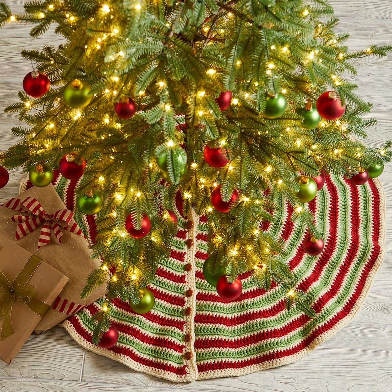 Herrschners Holidaze Tree Skirt Crochet Kit 1 Herrschners Holidaze Tree Skirt Crochet Kit