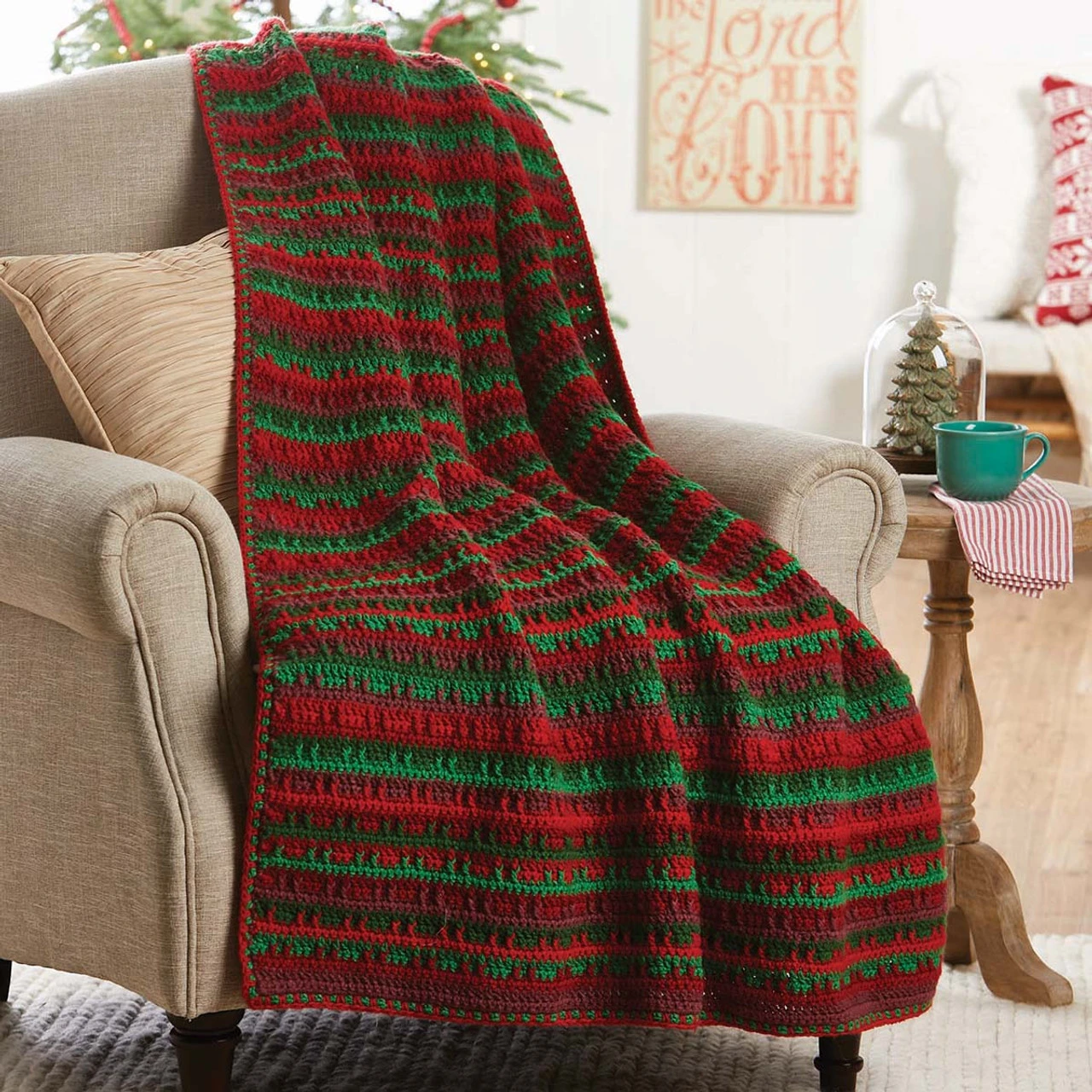 Herrschners Holly & Berry Crochet Kit 1 Herrschners Holly & Berry Crochet Kit