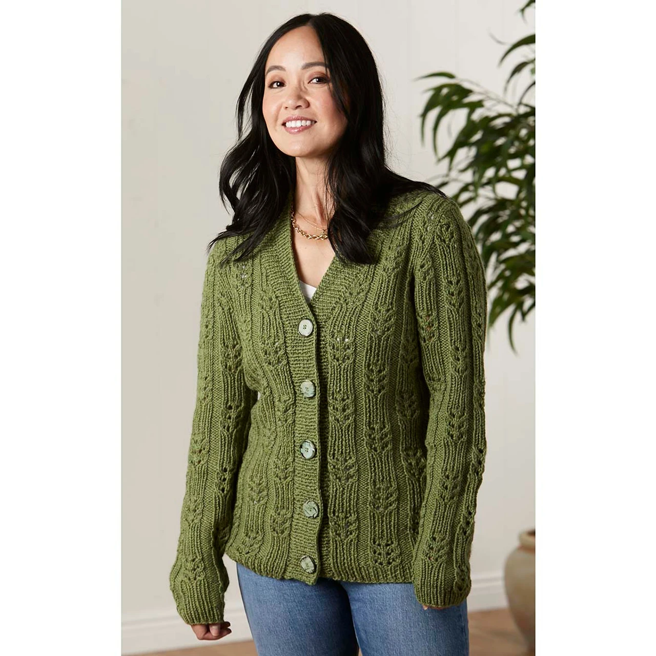 Tsavorite Cardigan Knit Yarn Kit 1 Tsavorite Cardigan Knit Yarn Kit